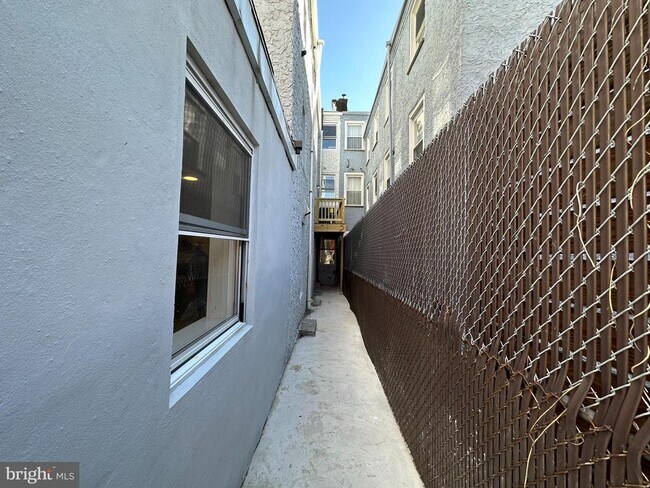 Building Photo - 1512 N 4th St