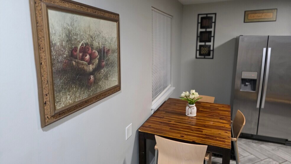 Building Photo - 1417 22nd Ave N