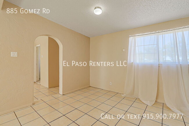 Building Photo - 885 Gomez Rd