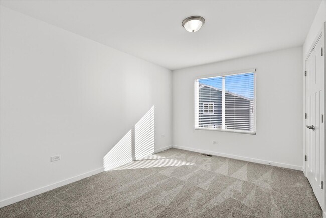 Building Photo - 1124 Gillespie Ln