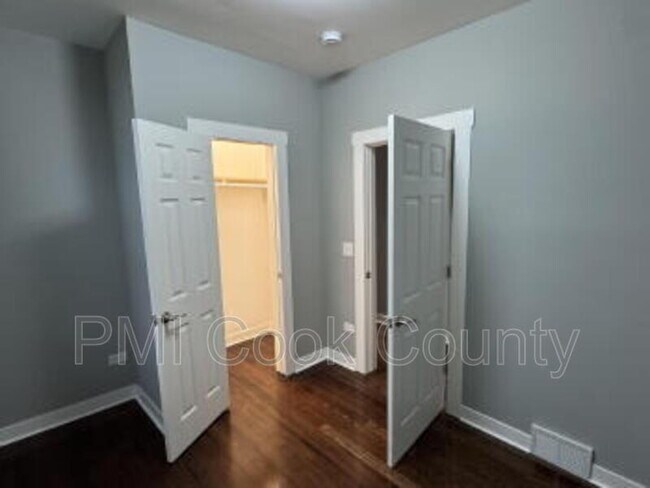 Building Photo - 1950 S Trumbull Ave