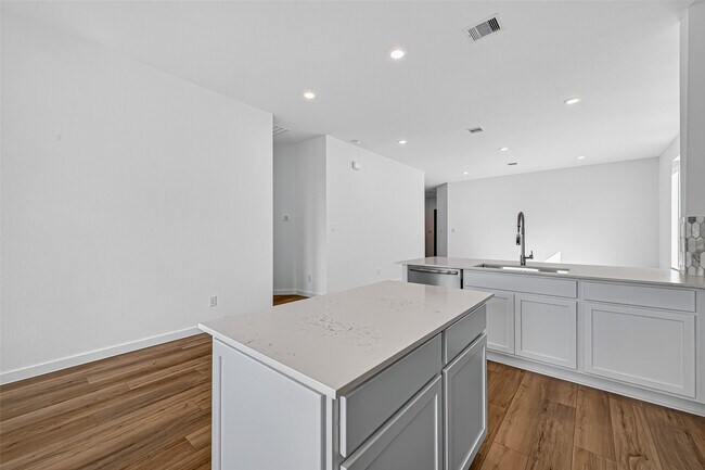 Building Photo - 11119 Poplar Tree Dr