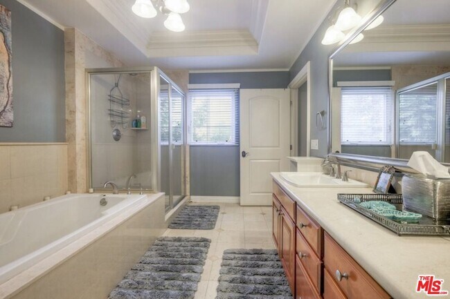 Building Photo - 11578 Iowa Ave