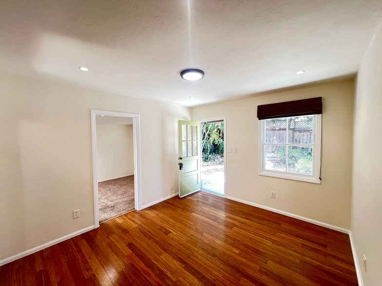 Building Photo - 2019 Cypress Ave