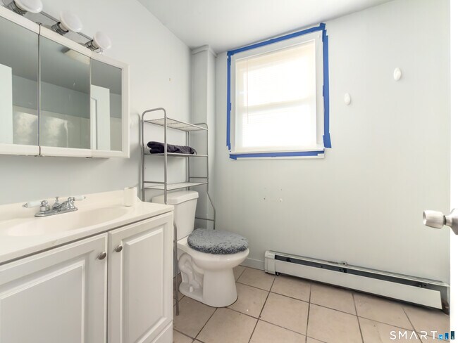 Building Photo - 223 Norwich Ave