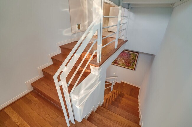 Building Photo - 1128 22nd St