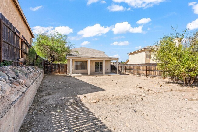 Building Photo - 2616 W Kassandra Pl