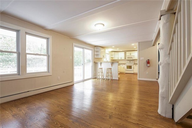 Building Photo - 7 Cowsill Ln