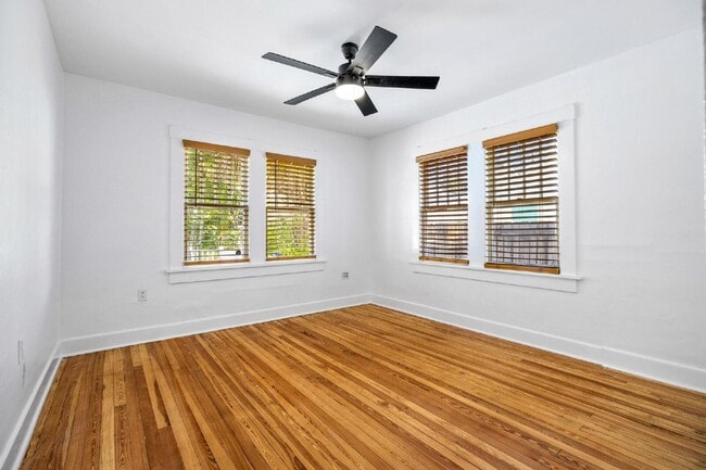 Building Photo - Charming 2-Bed With Backyard Oasis In West Palm Beach!