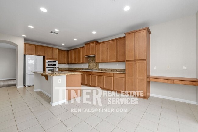 Building Photo - 3152 Overton Way