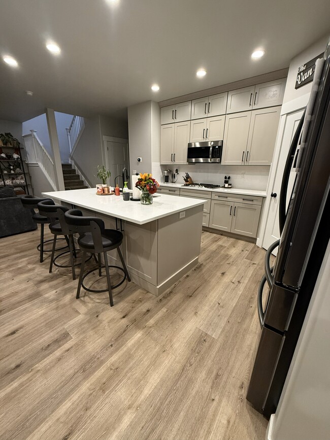 Building Photo - 46 S 2920 W