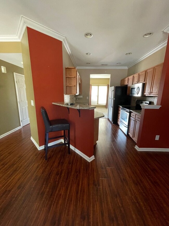 Building Photo - Hadley Commons 2 Bedroom 2.5 Bath Townhome Minutes from Bridgeway Station !! $500 off the First M...
