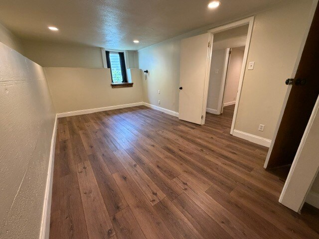 Bedroom 1- raised ledges for storage/decorations - 2261 Newark st