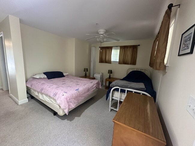 Building Photo - Winter Rental, Coastal Living Done Right – 4BR, 3BA, Fully Furnished