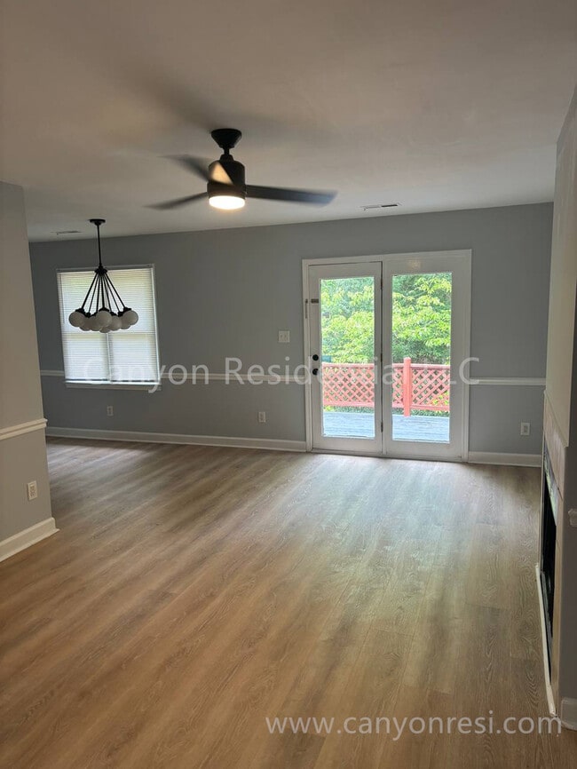 Building Photo - 944 Mar Don Hills Cir
