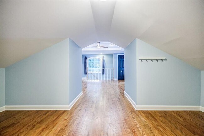 Building Photo - 183 Locust St NE