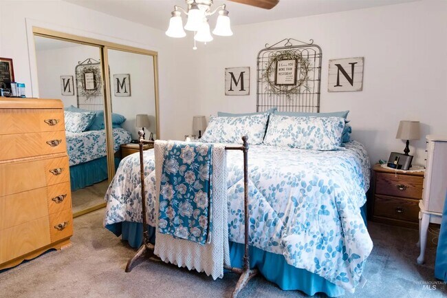 Building Photo - 2565 N 3rd E St