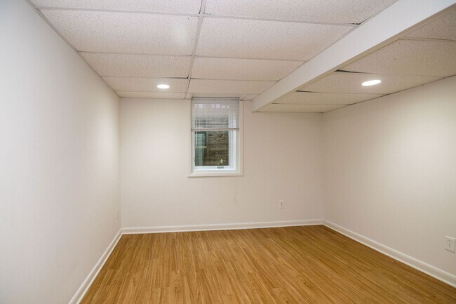 Building Photo - 2630 Glenbrook Ct