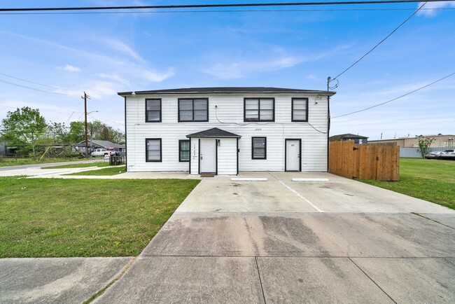 Building Photo - 1009 Witter St