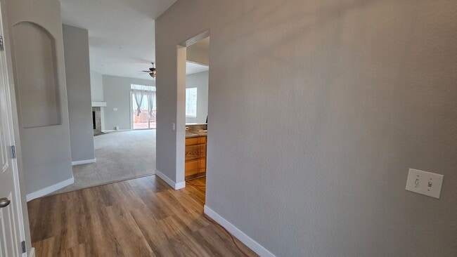 Building Photo - 3 Bedroom 2 Bath Home With Large Unfinished Basement