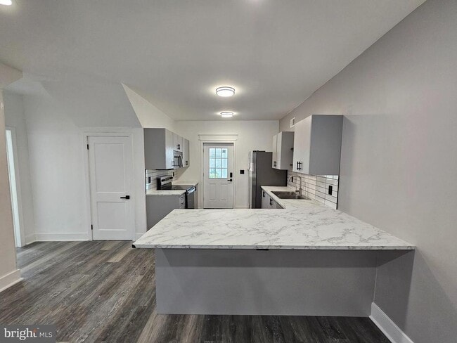 Building Photo - 844 West Chester Pike