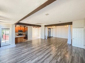 Building Photo - 913 Cycad Dr