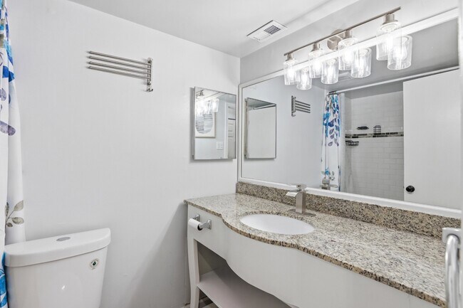 Building Photo - 742 Quince Orchard Blvd