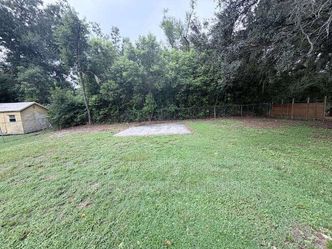 Building Photo - 3670 Country Ln