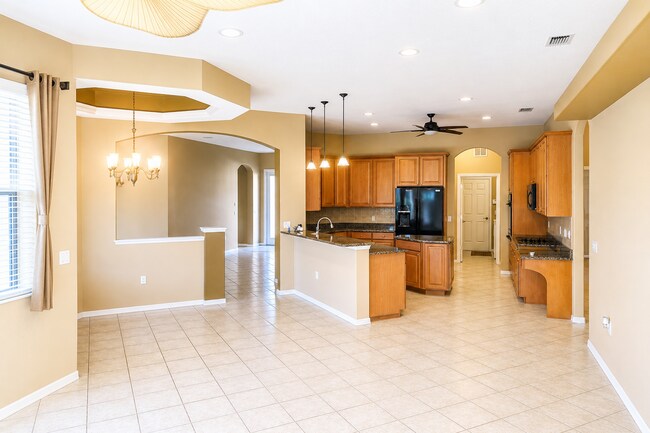 Building Photo - Annual 4-Bedroom, 3-Bath Pool Home with Outdoor Kitchen in Lakewood Ranch Greenbrook Village