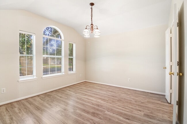Building Photo - 14615 Rochelle Ct