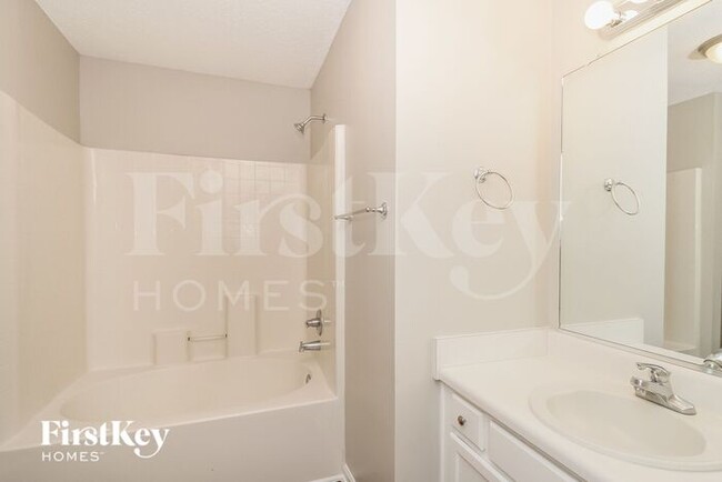 Building Photo - 5010 Promise Land Ct