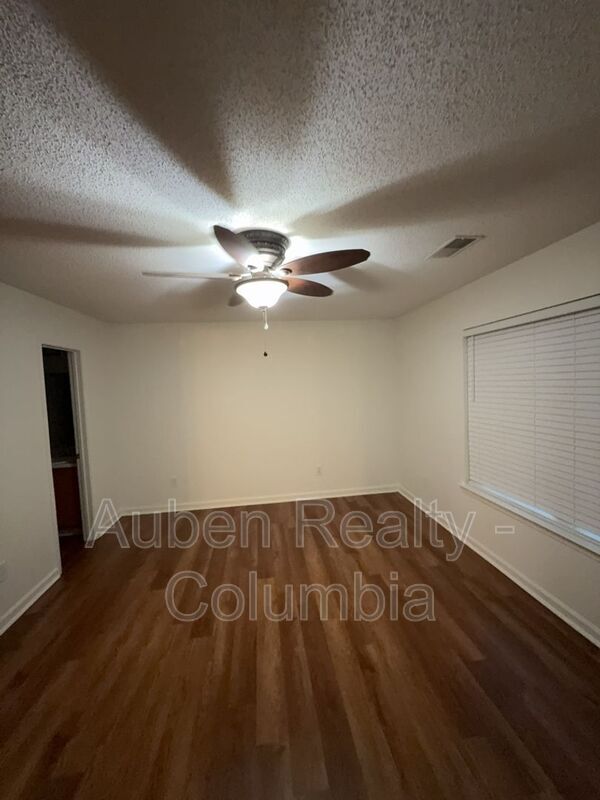 Building Photo - 212 Aderley Oak Loop