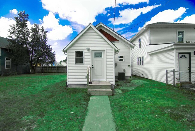Building Photo - 605 Lavina St