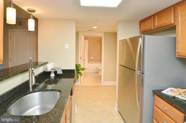 Building Photo - 11800 Sunset Hills Rd