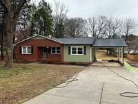 Building Photo - 4-Bedroom Ranch Home