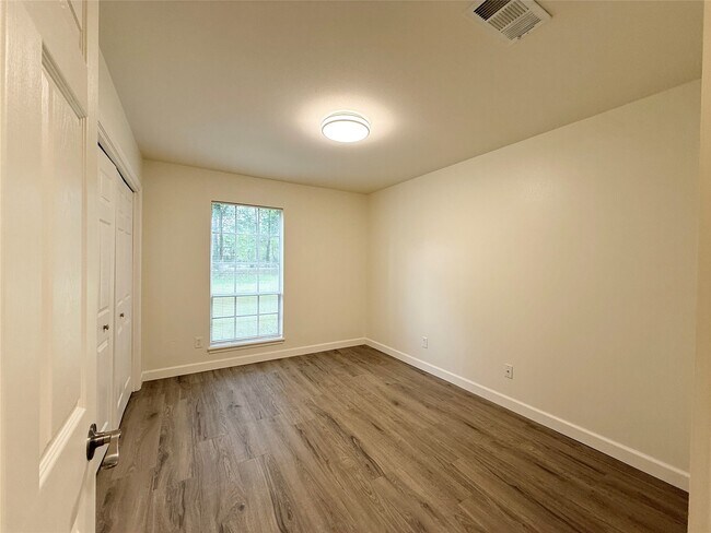 Building Photo - 2043 Cherry Laurel Dr