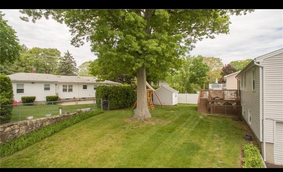 Building Photo - 18 Candlewood Dr