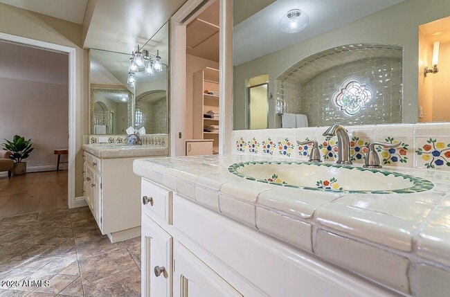 Building Photo - 8602 E Vista Del Lago