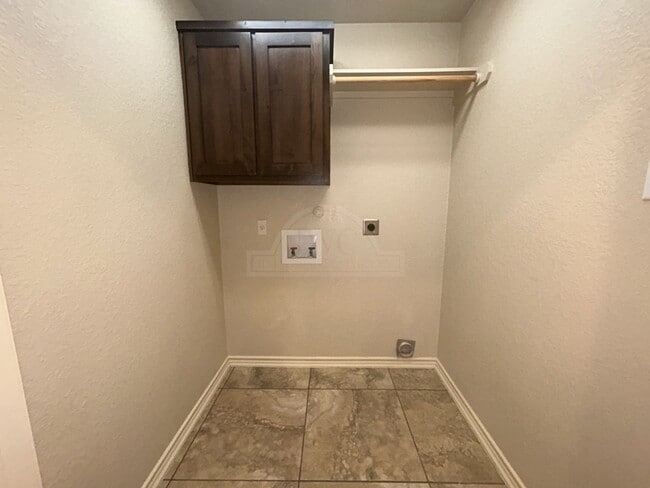 Building Photo - 5801 Luminous Ln