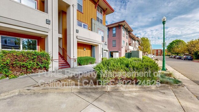 Building Photo - 950 Campoy St