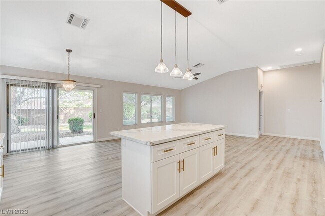 Building Photo - 1979 Joy View Ln