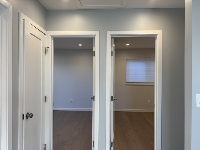 Building Photo - 1500 Solana Dr