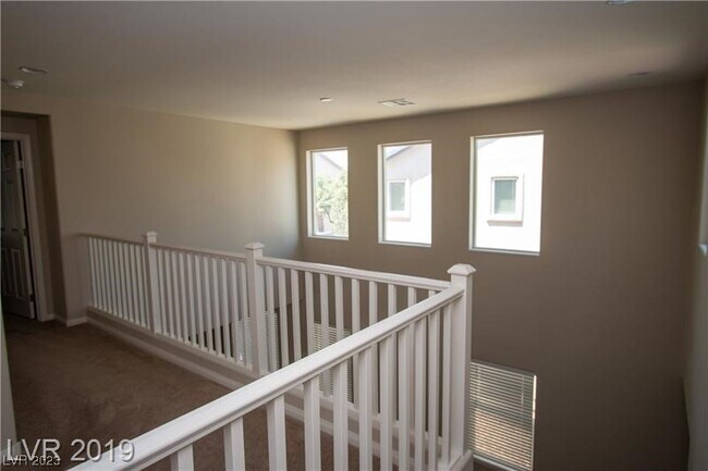 Building Photo - 6037 S Moonlight Beach