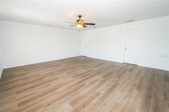 Building Photo - 202 Walnut Crest Run