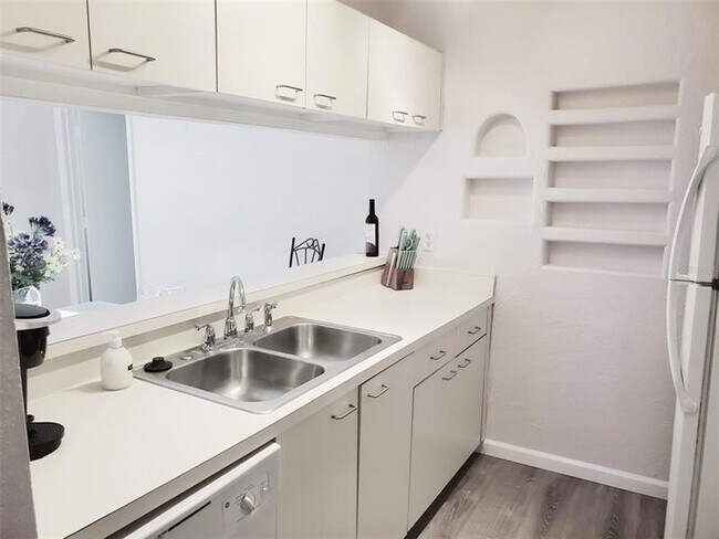 Building Photo - 3773 59th Ave W