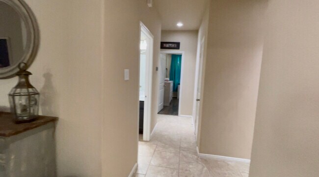 Building Photo - 12643 Jamestown Crossing Ln