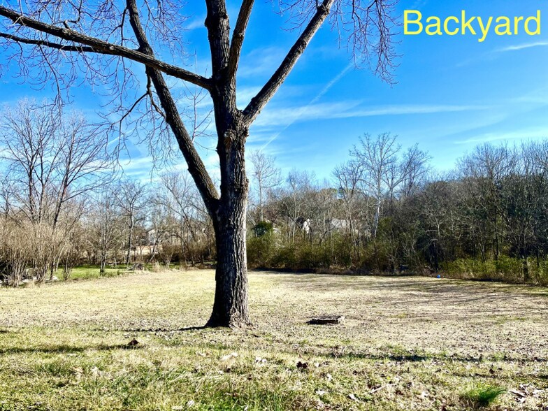 Building Photo - 723 Mercer Dr