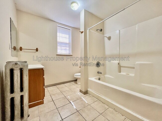 Building Photo - 1133 3rd St