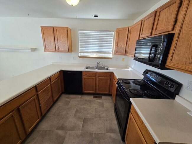 Building Photo - Single family home in Cul-De-Sac