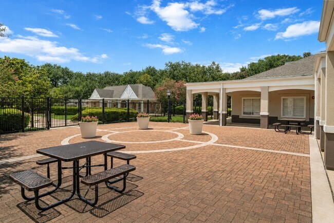 Building Photo - 6418 Parkriver Crossing